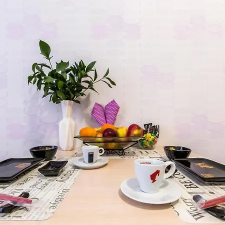 стильные апартаменты,метро вырлица,метро харьковская Apartment